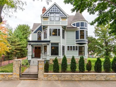 221 10th STREET SOUTH South, La Crosse, WI, 54601