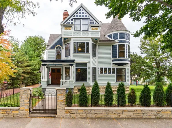 221 10th STREET SOUTH South, La Crosse, WI 54601