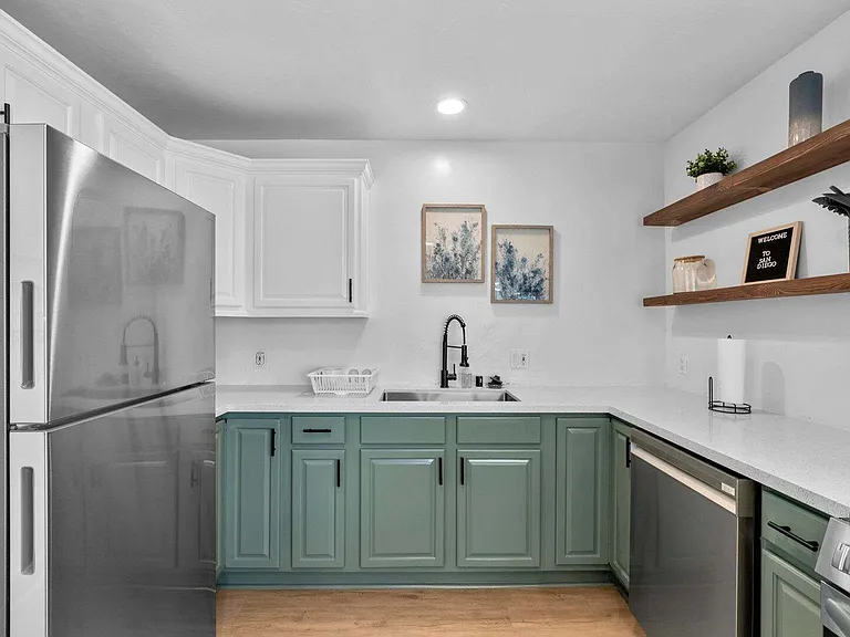 W Brookes Ave — Photo 11