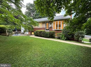 5881 9th Rd N, Arlington, VA 22205