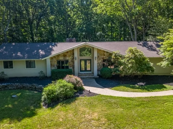207 Deerlea Ln, Rockaway Twp., NJ 07005