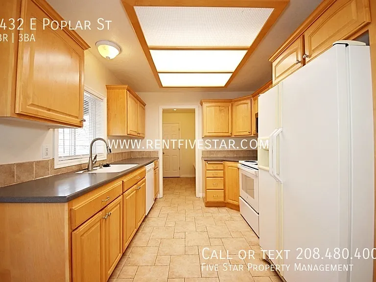 1432 E Poplar St — Photo 5