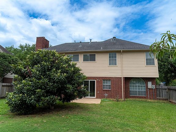 2nd image of 219 Birch Hill Dr