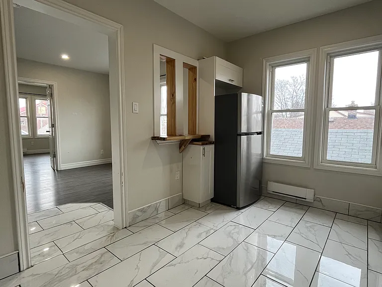 738 Windsor Ave #3 — Photo 5