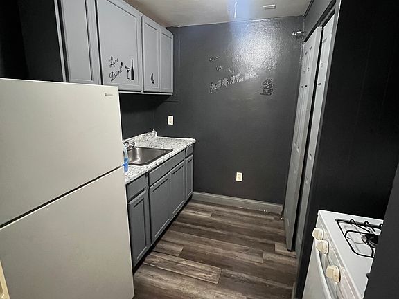 3rd image of 3565 Alaska Ave APT 5