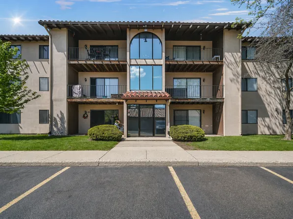 21W581 North Ave APT 30, Lombard, IL 60148