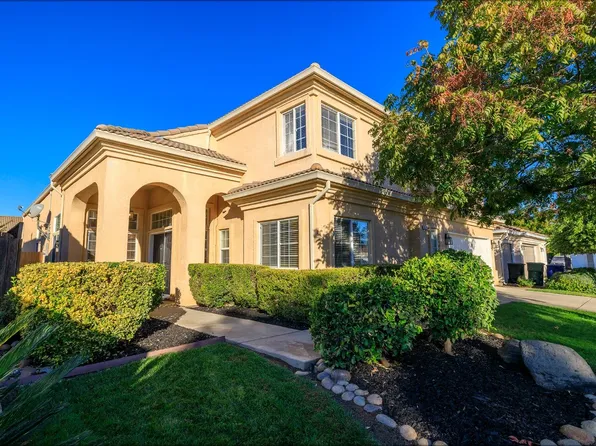 2121 Paramont Way, Modesto, CA 95355
