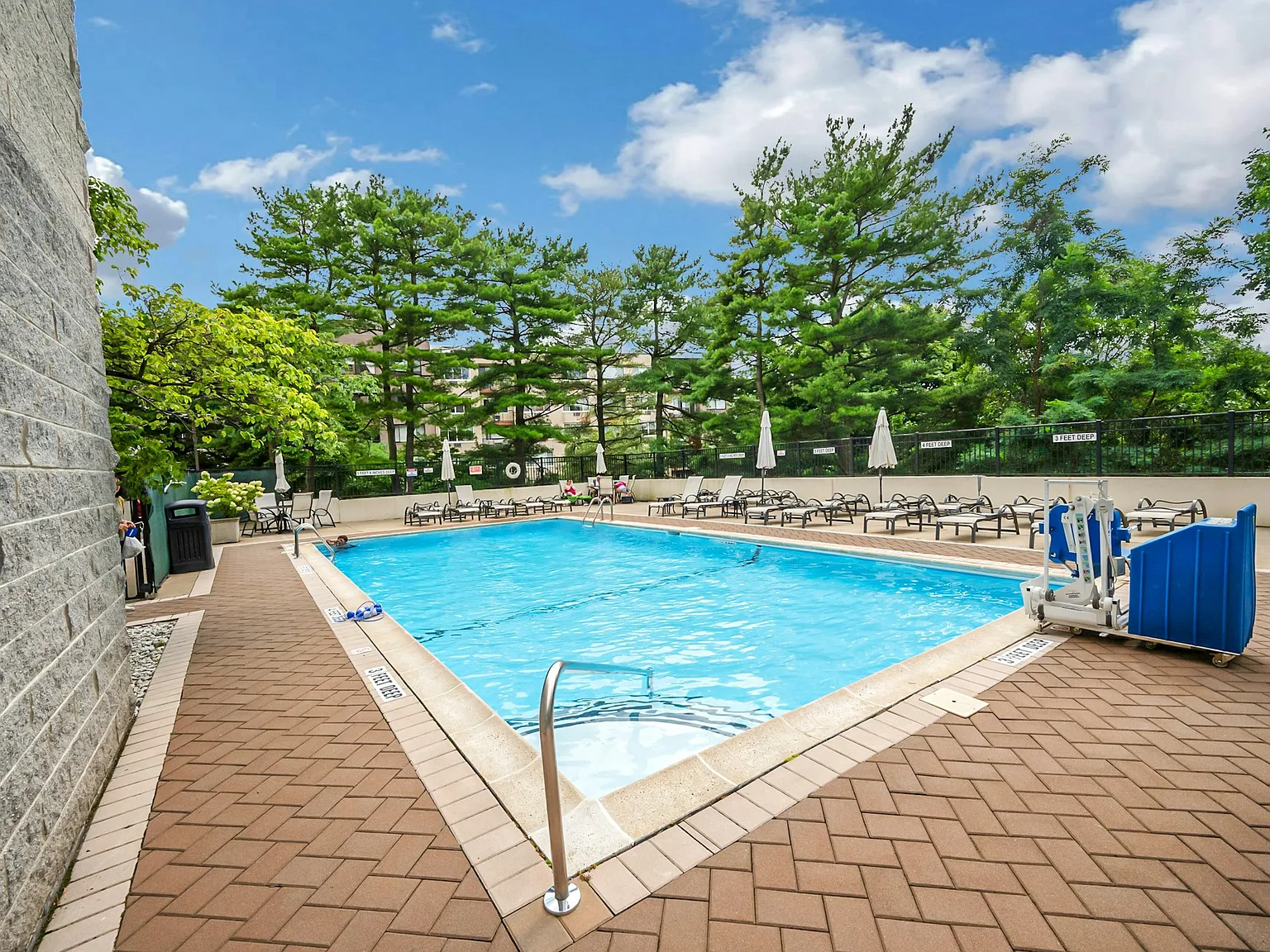 1 bed, 950 sqft, $3,550 — Photo 2