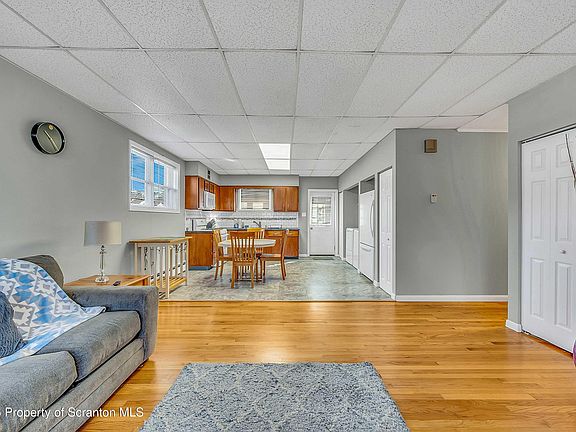 4th image of 801 Moosic Rd