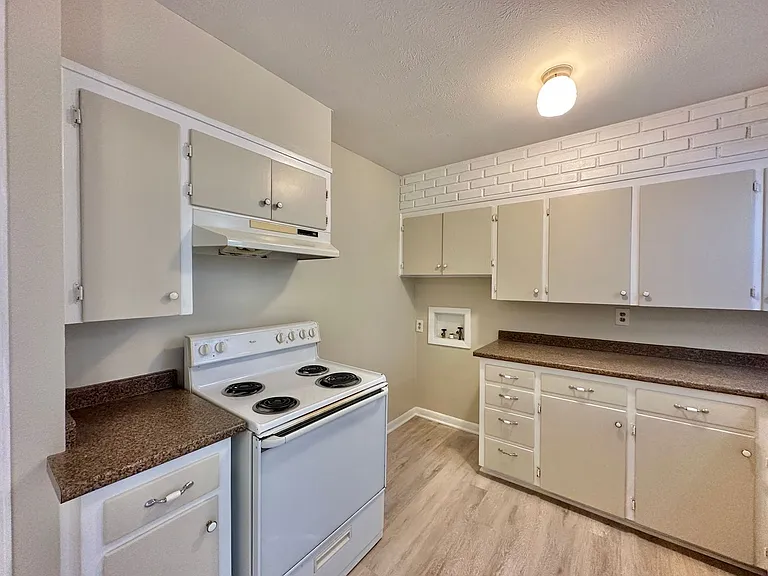 707 W Lincoln Ave — Photo 9