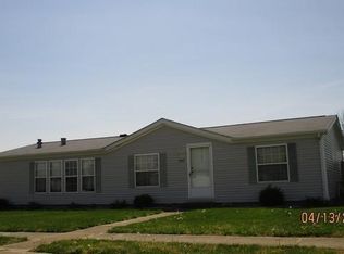 3305 N Deerbrook Dr, Columbus, IN 47203