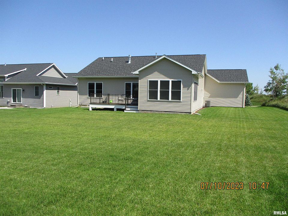 4945 Lakeside Dr, Bettendorf, IA 52722 Zillow