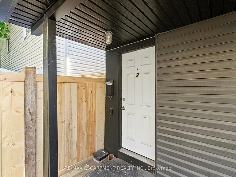 2 Windsor St #2 — Photo 15