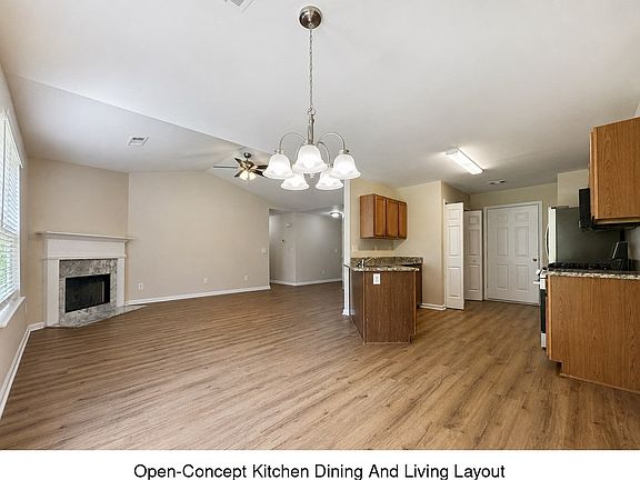 5th image of 1117 Yellow River Dr