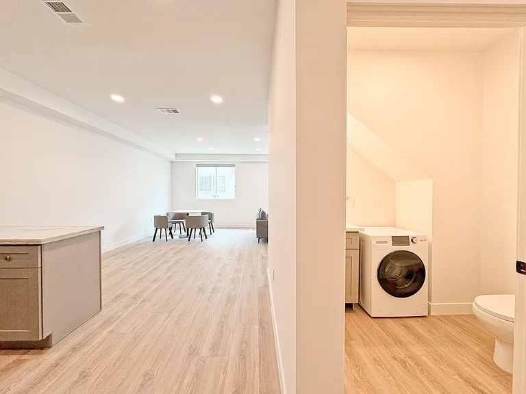 1743 Armacost Ave — Photo 44