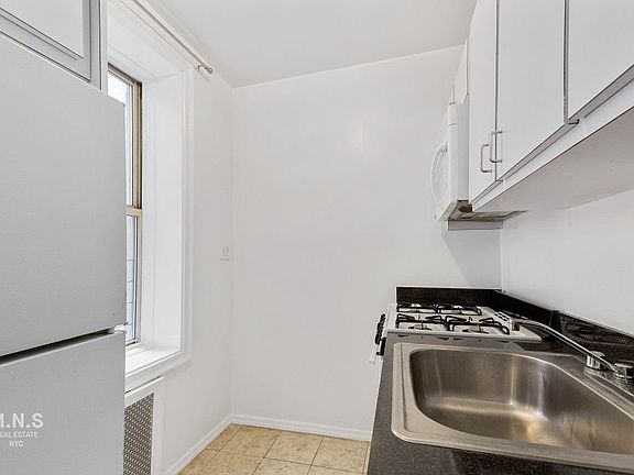 3rd image of 349 E 19th St #1/G