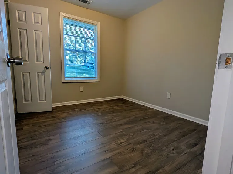 537 Eastside Dr NE — Photo 15
