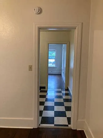 1 bed, 700 sqft, $1,250 — Photo 4