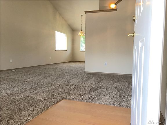 3rd image of 11101 184th Avenue Pl E
