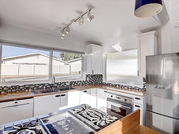 5th image of 273 Poinsettia Ave #B