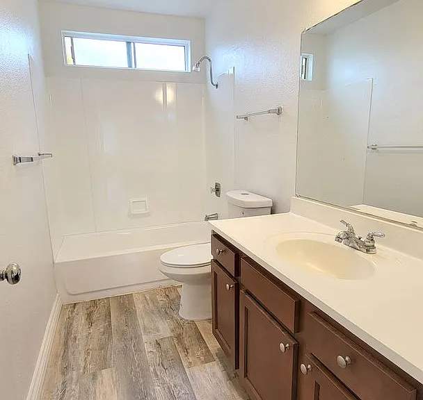 966 S Sunshine Ave — Photo 9