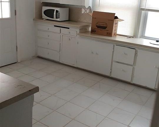 2nd image of 719 E B Ave