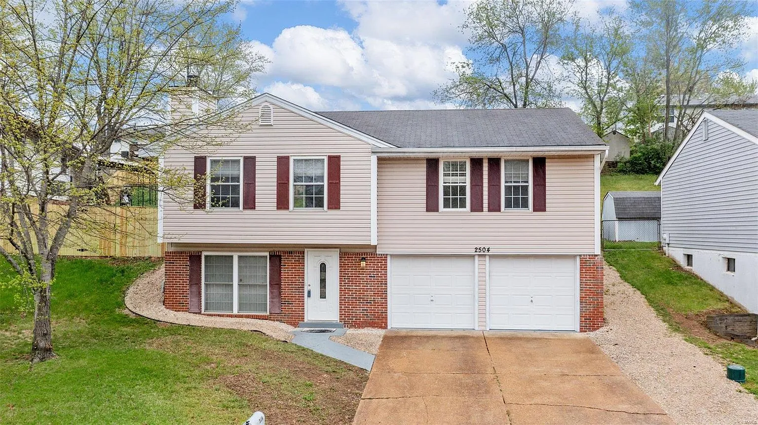 2504 Braintree Dr photo 1