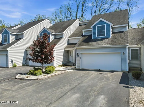 4109 Milford Landing Dr, Milford, PA 18337