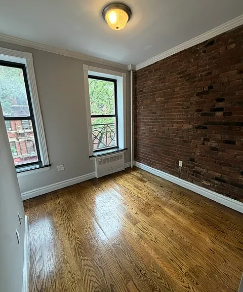 420 E 9th St #5 — Photo 6