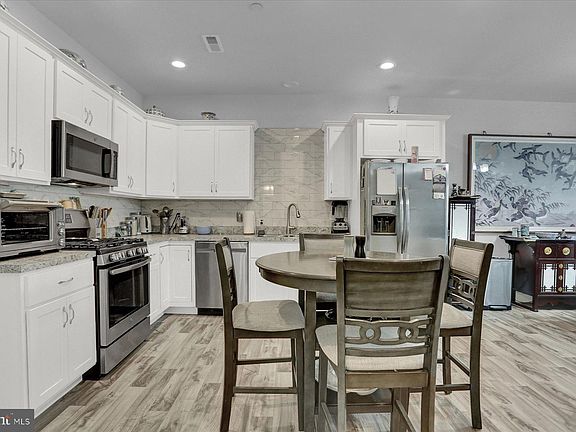 4th image of 109 Copperstone Ct
