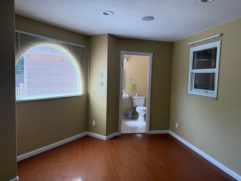 322 Jackson St — Photo 5