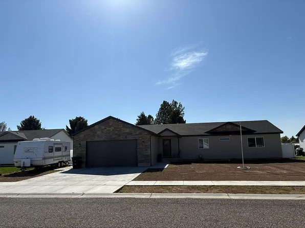 2572 Baylor Dr, Ammon, ID 83406