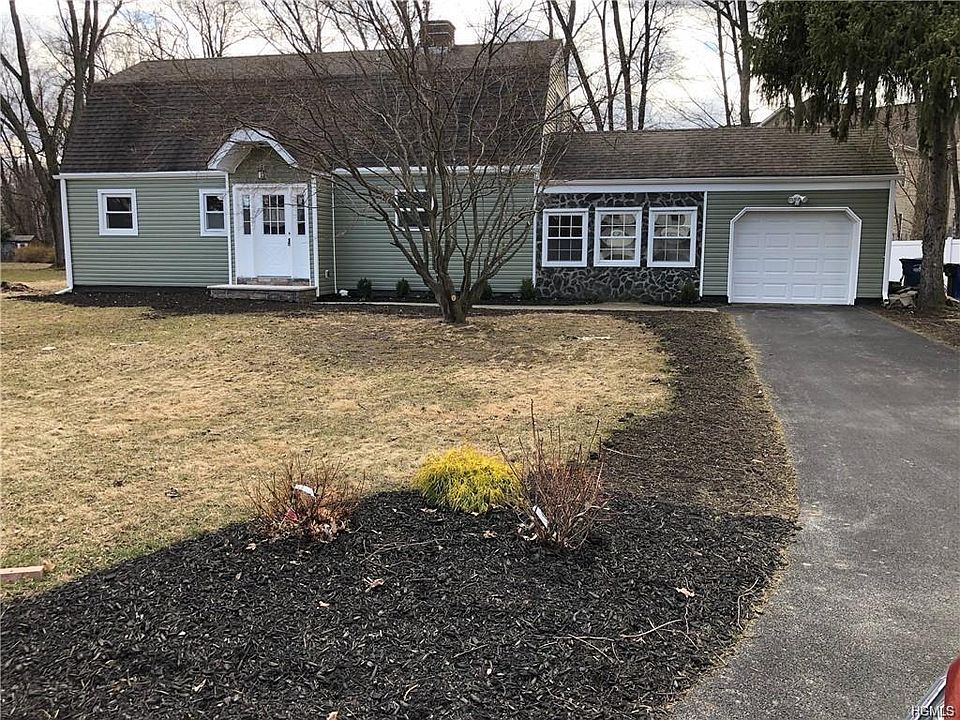 1st image of 11 Lincoln Dr