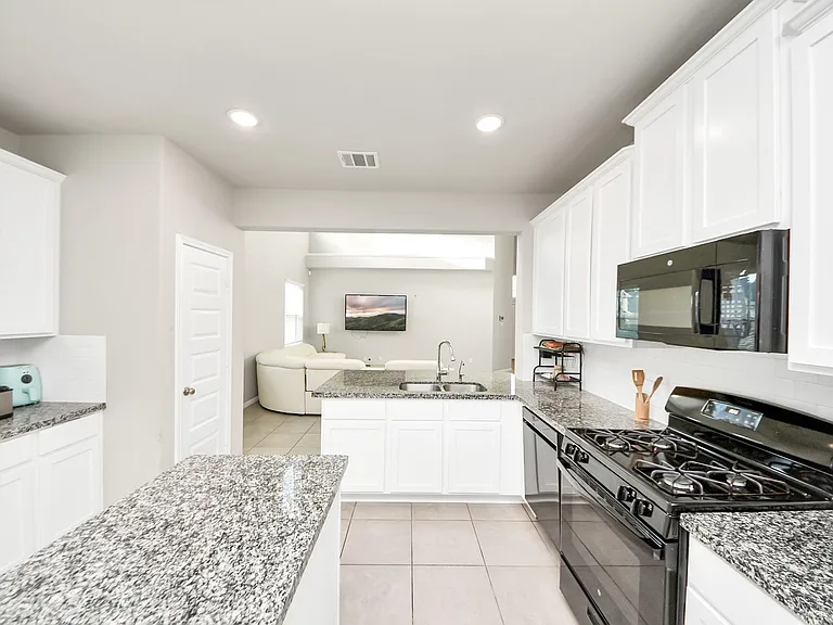 6302 Prince Place Dr — Photo 14