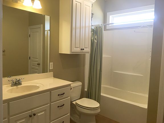 4th image of 293 Water Oak Ln