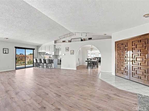 4th image of 8384 Highland Ct