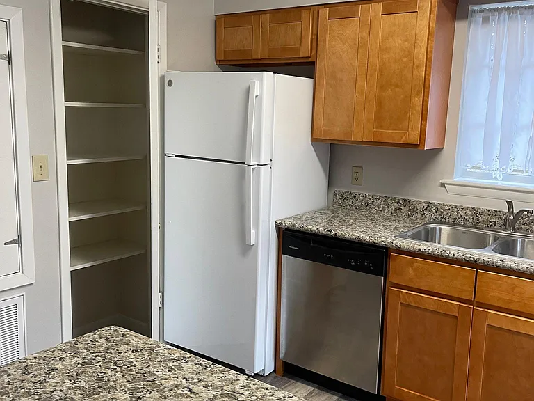 2525 Annunciation St #5 — Photo 2