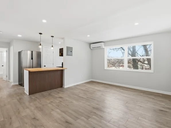 4915 Ayers Pl SE #301, Washington, DC 20019