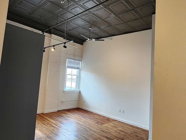 351 Campbell Ave SW — Photo 12