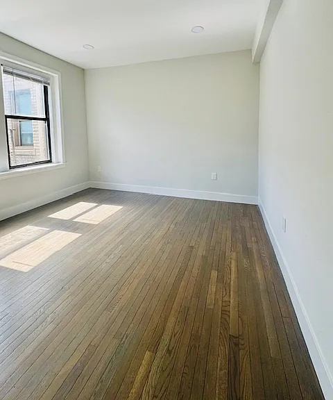 13 Peterborough St #24 — Photo 3