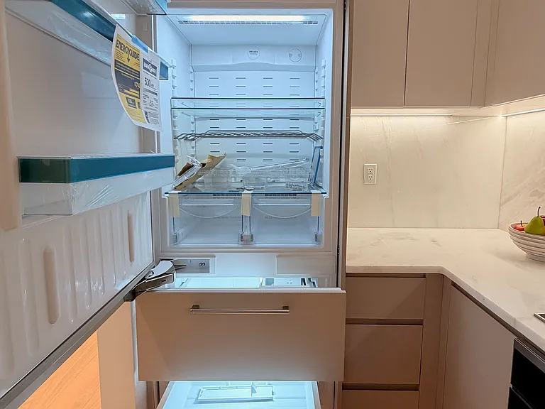 355 W 39th St #5B — Photo 8