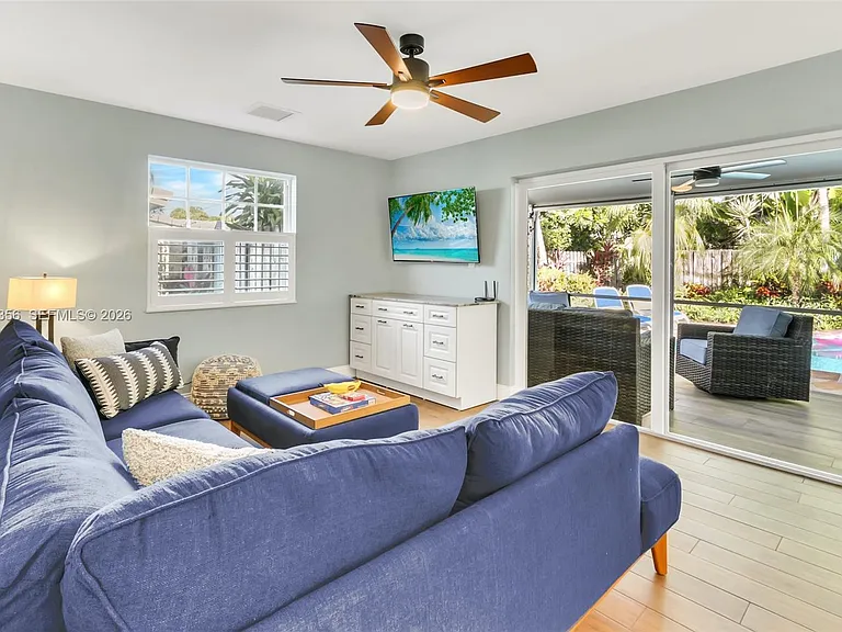 5800 NE 15th Ave — Photo 9