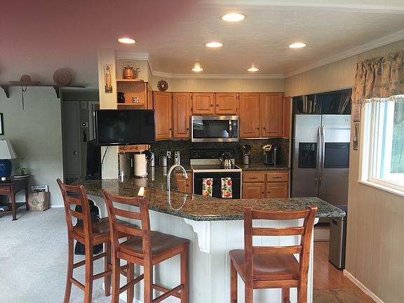 Kitchen & Bar seating