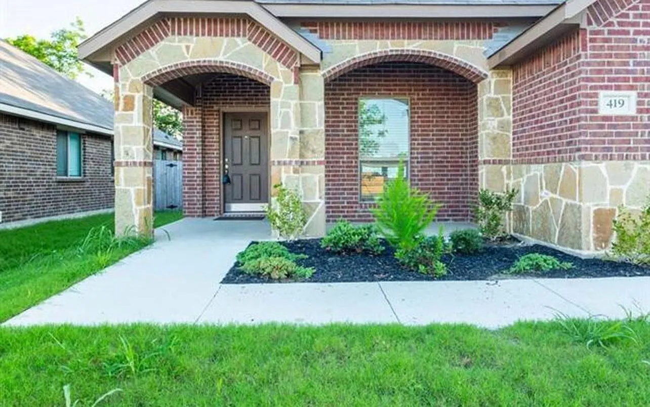 419 Lucky Landing Dr — Photo 3
