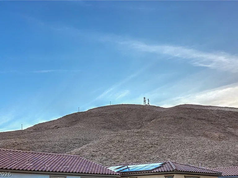 3213 Molinos Dr — Photo 68
