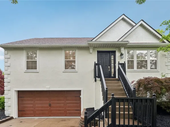 219 Randy Ln, Coraopolis, PA 15108