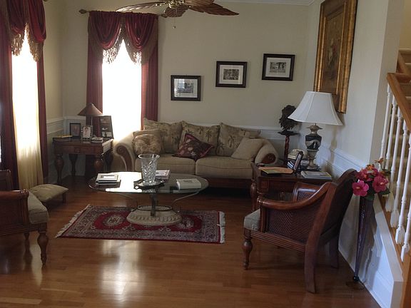 3rd image of 1119 Oscar Sq