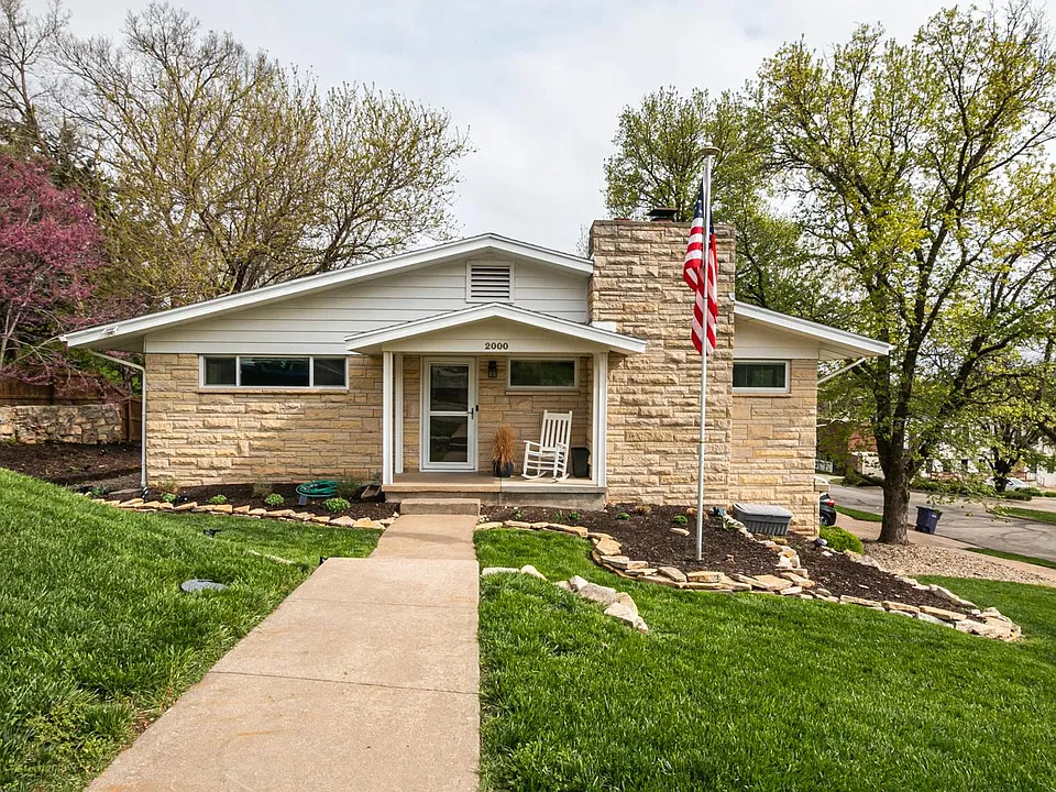 2000 Hunting Ave