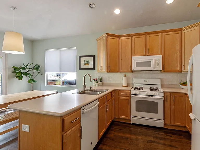 2037 E Brookings Dr — Photo 21