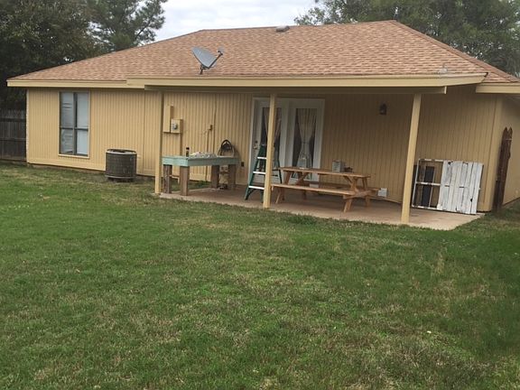 2nd image of 3674 Georgetown Dr